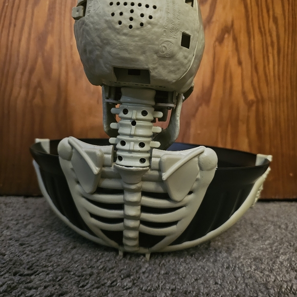 Rare Gemmy Animated Halloween Eyes Popping Skeleton Skull Head Candy Bowl (READ) - Picture 5 of 9